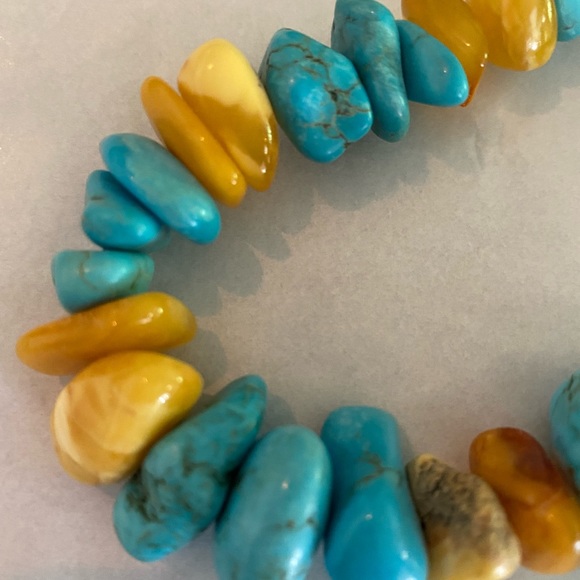 Authentic turquoise and Jasper Stone choker from the Southwest. - Picture 5 of 7